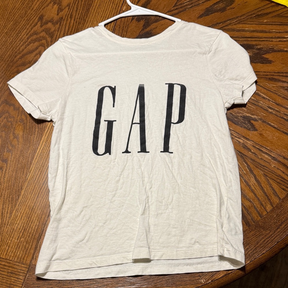 GAP Cream T-Shirt with Black Logo